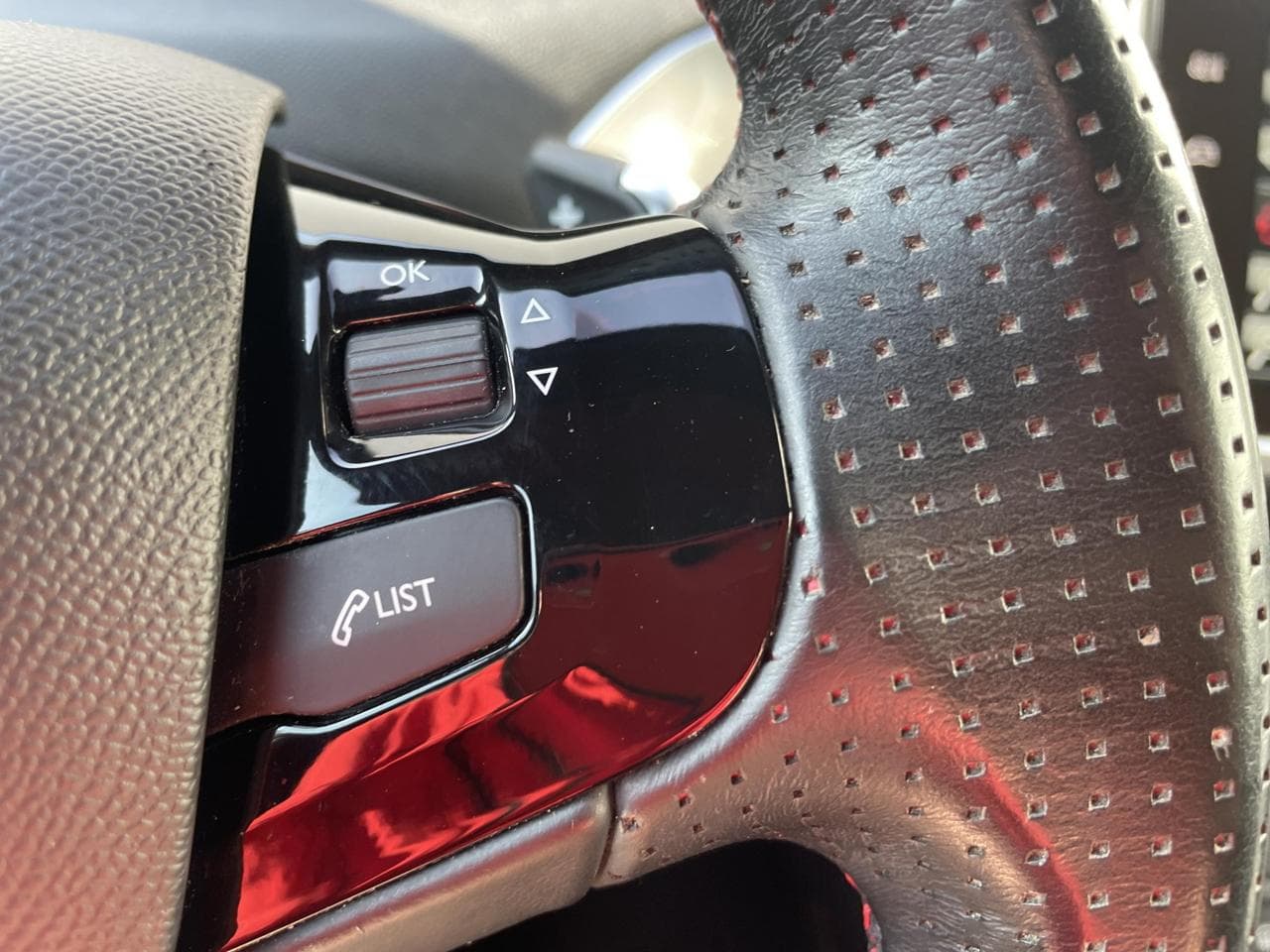 2017 Peugeot 308 - 17