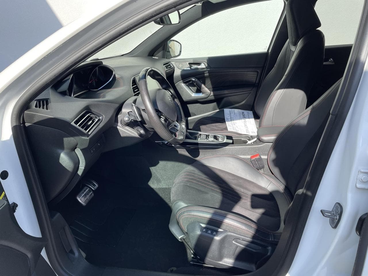 2017 Peugeot 308 - 9