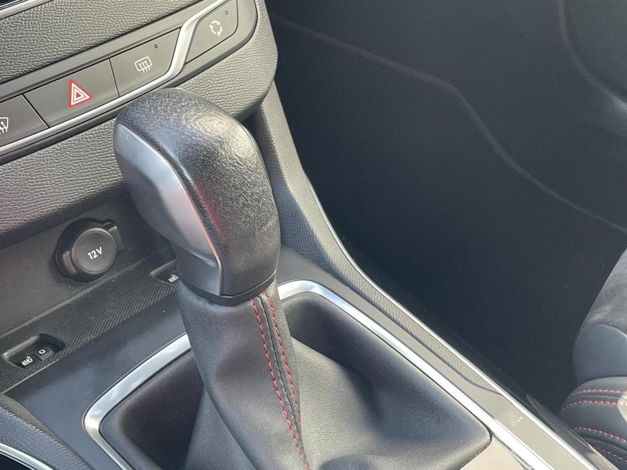 2017 Peugeot 308 - 16