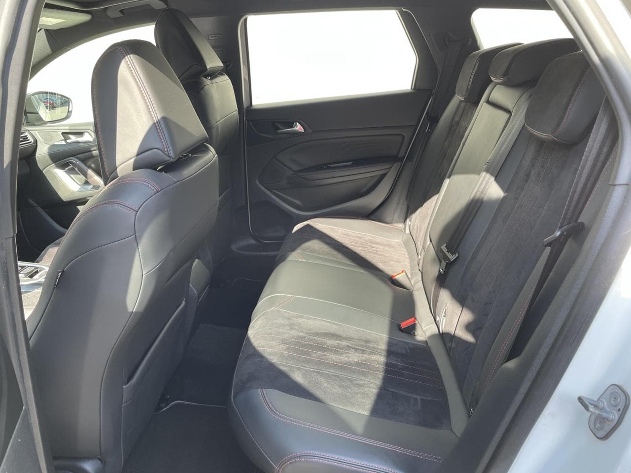 2017 Peugeot 308 - 10