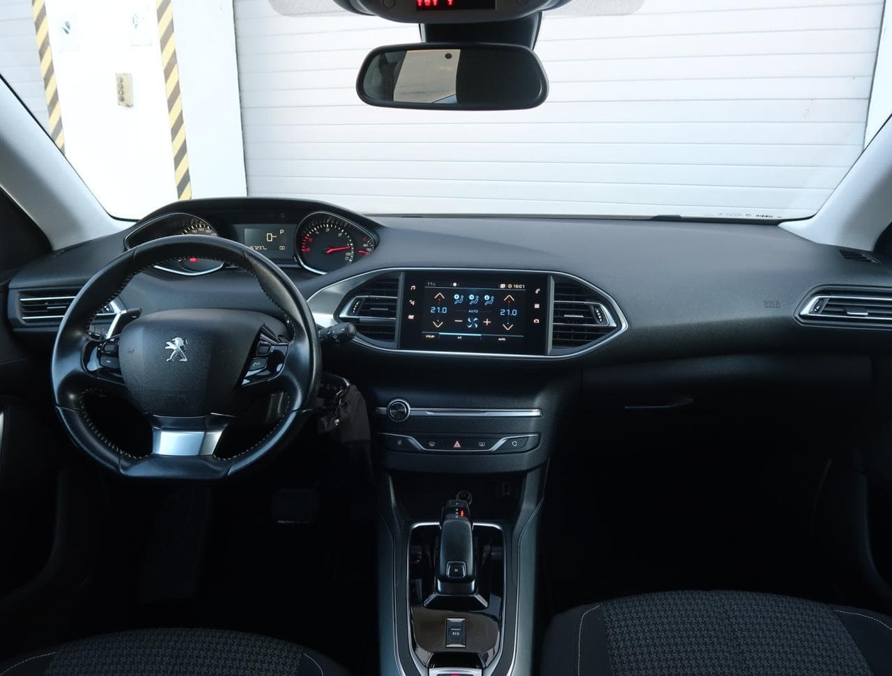 2019 Peugeot 308 - 10