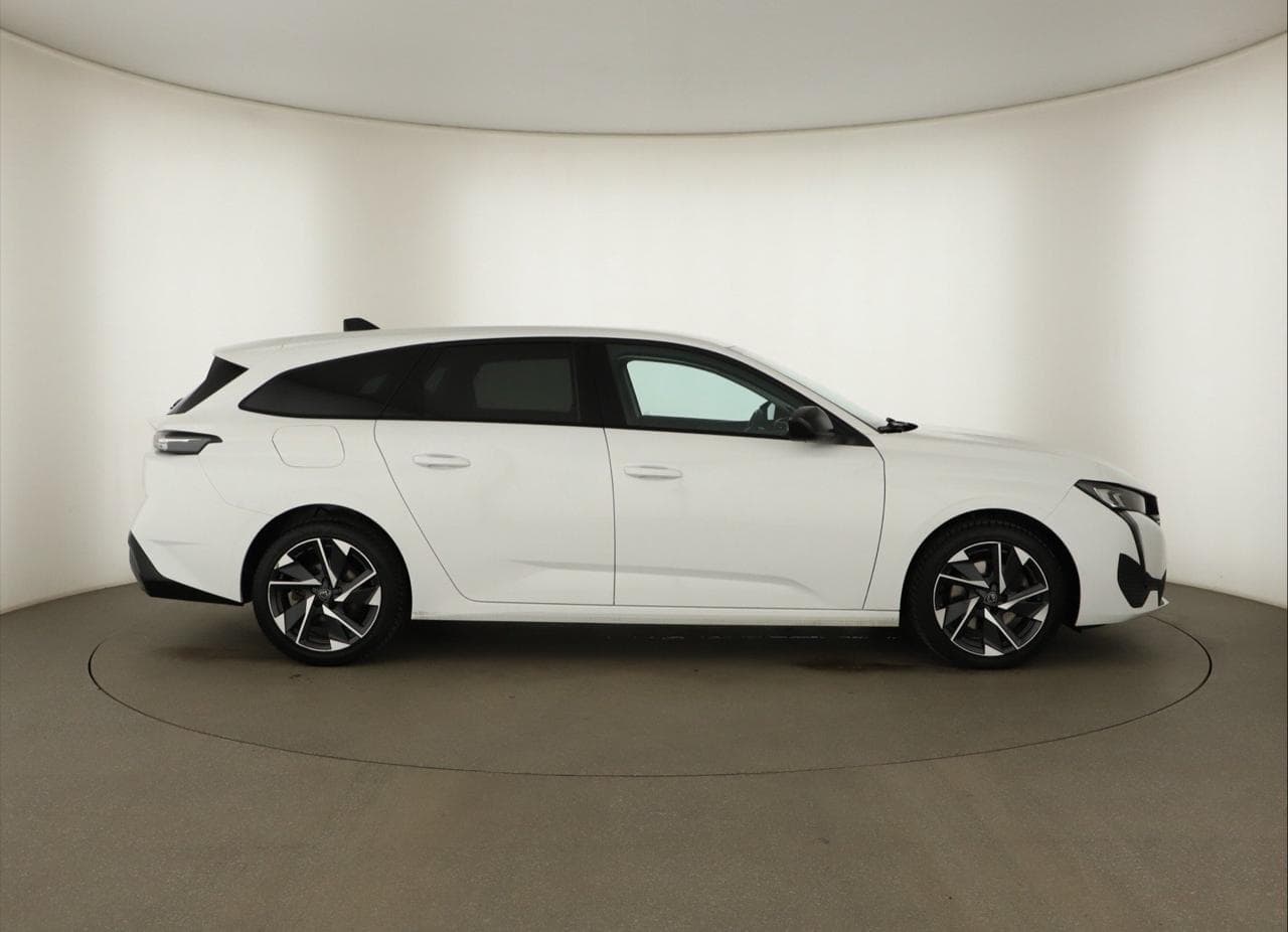 2023 Peugeot 308 - 8