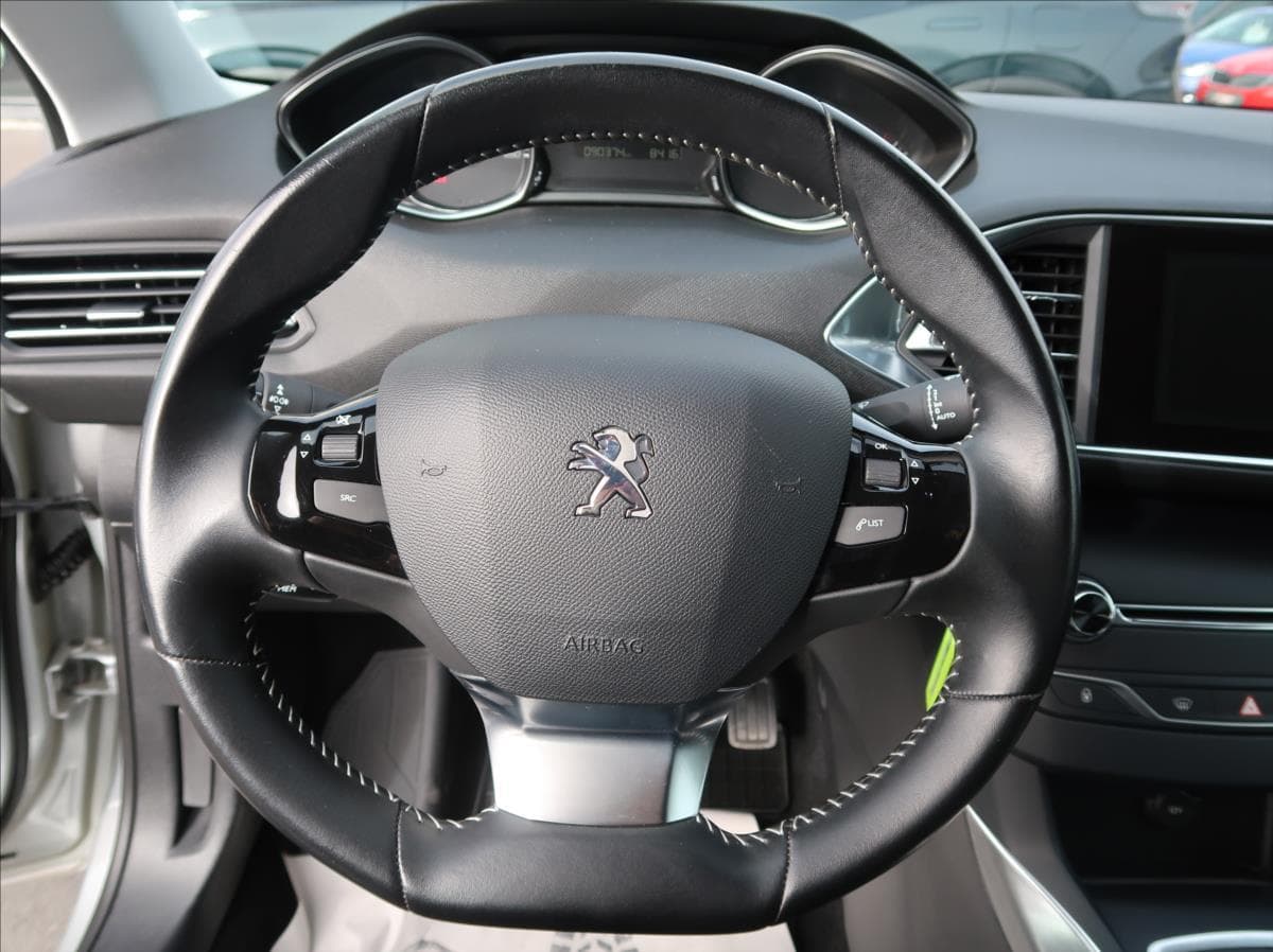 2016 Peugeot 308 - 15