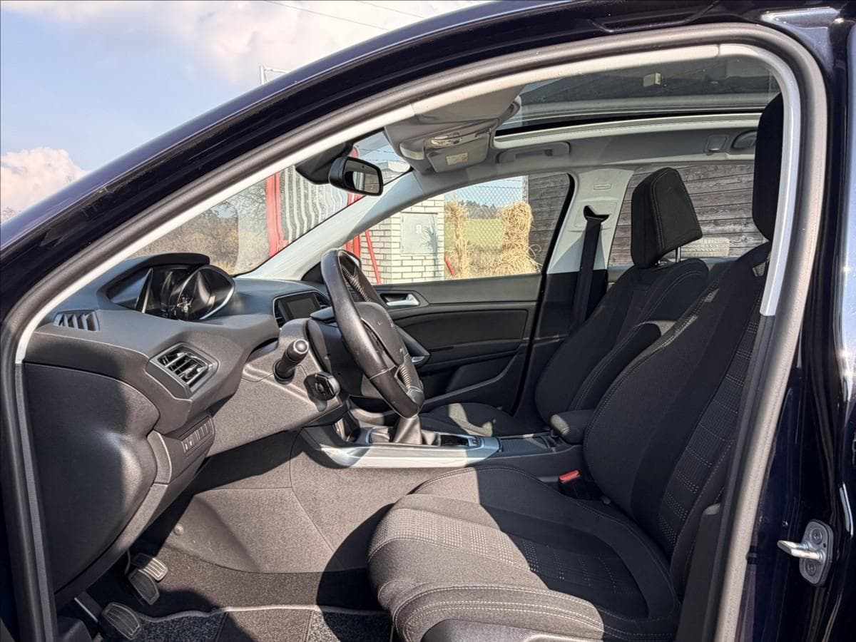 2015 Peugeot 308 - 8