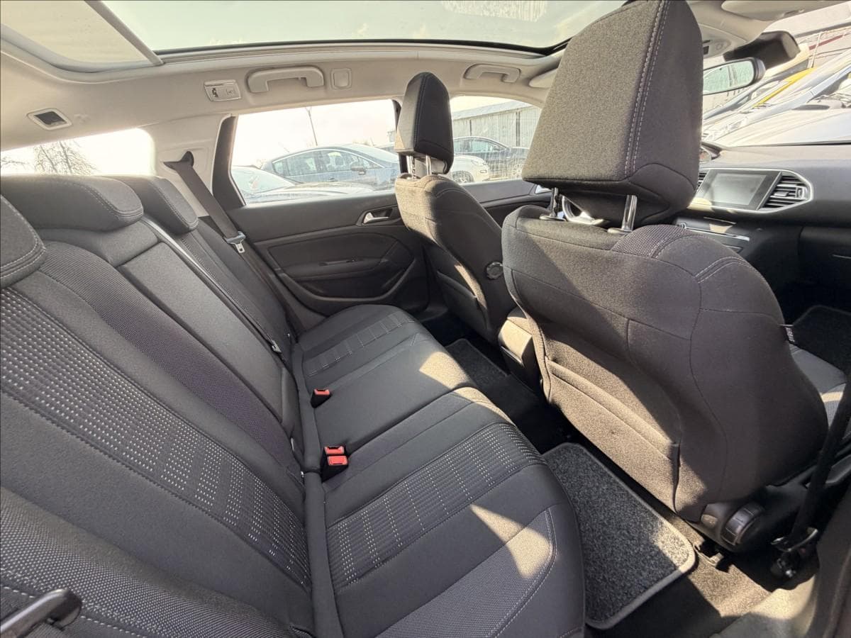 2015 Peugeot 308 - 20