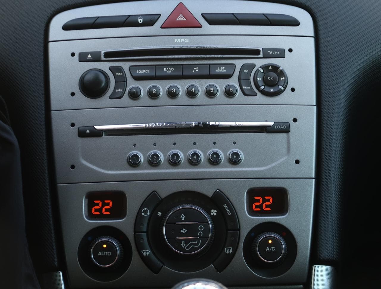 2008 Peugeot 308 - 18