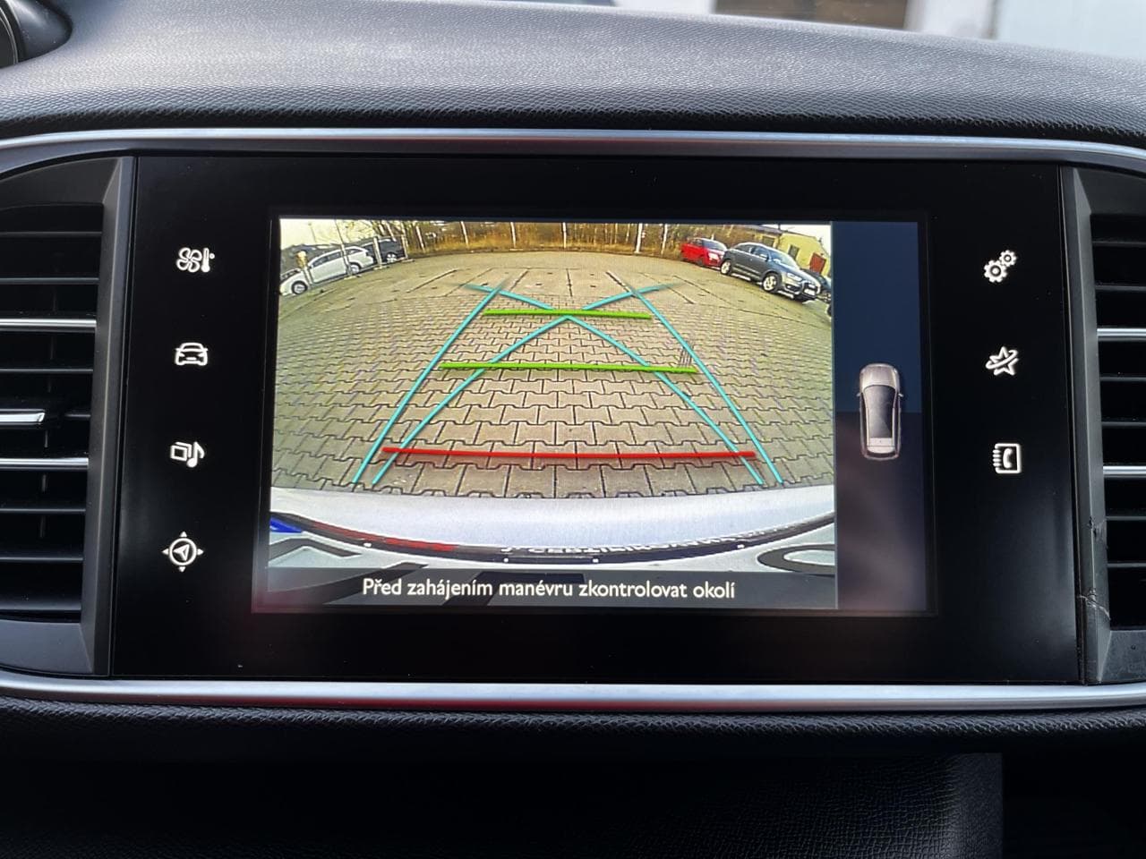 2017 Peugeot 308 - 14