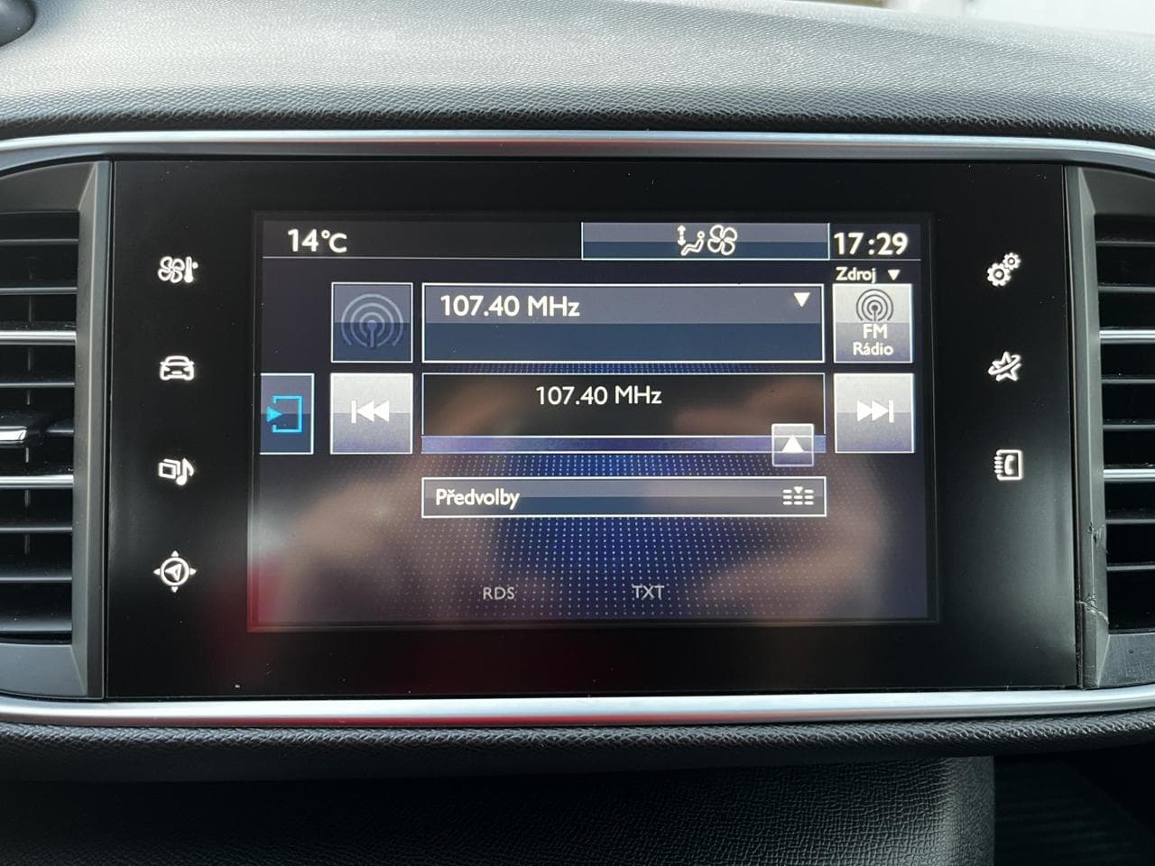 2017 Peugeot 308 - 13