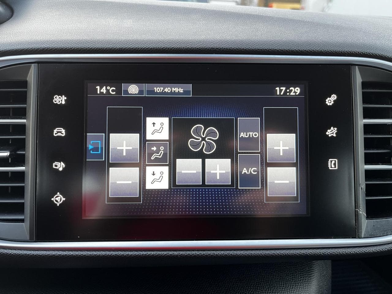 2017 Peugeot 308 - 15