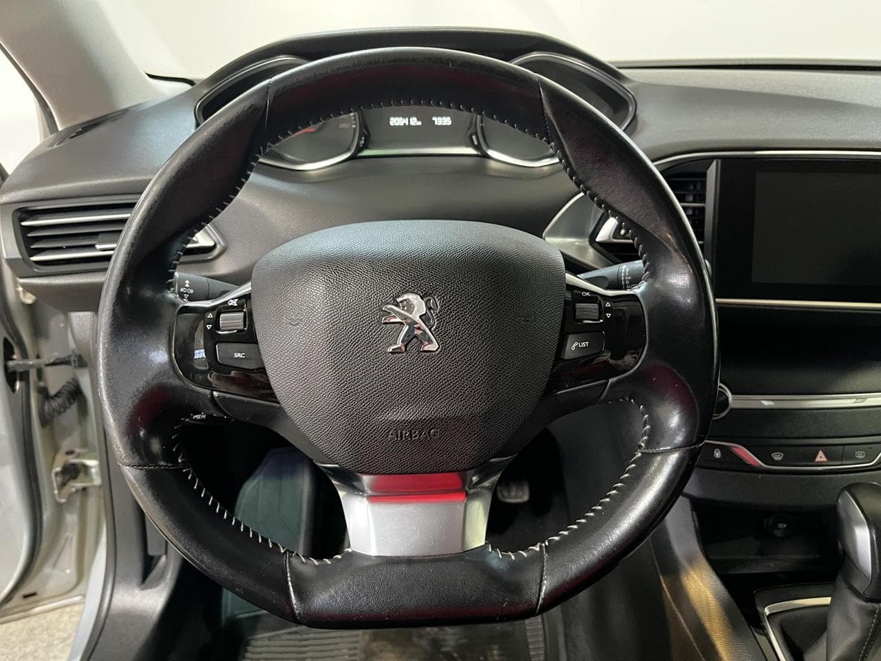 2017 Peugeot 308 - 16