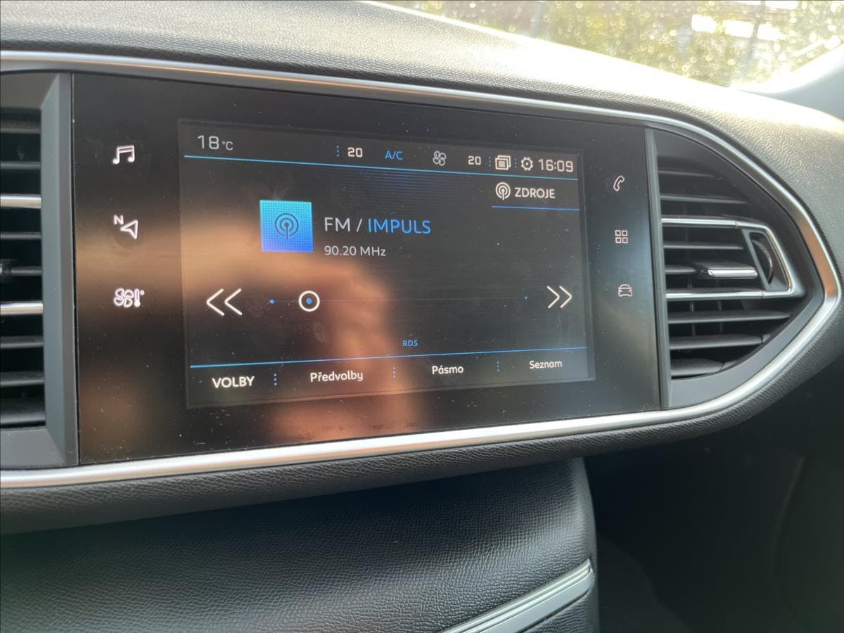 2018 Peugeot 308 - 16