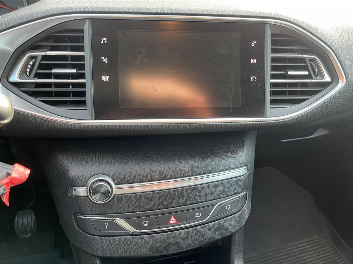 2018 Peugeot 308 - 15