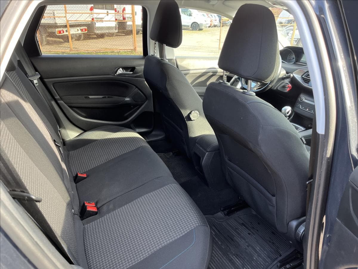2018 Peugeot 308 - 12