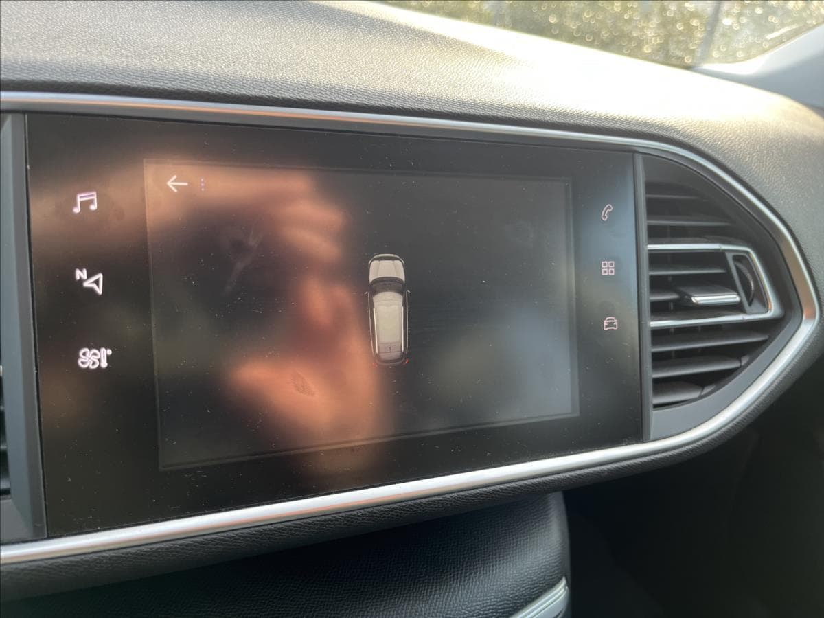 2018 Peugeot 308 - 19