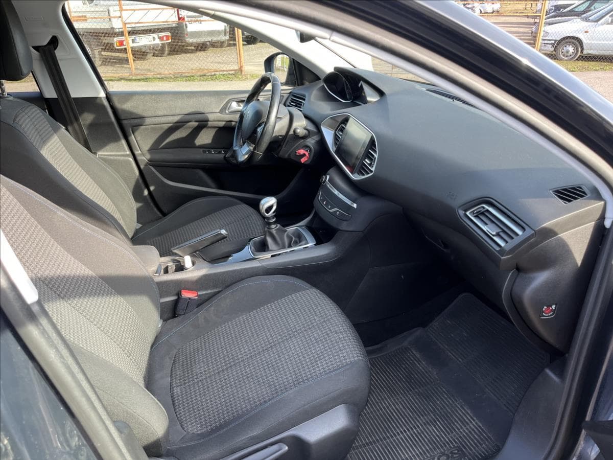 2018 Peugeot 308 - 10