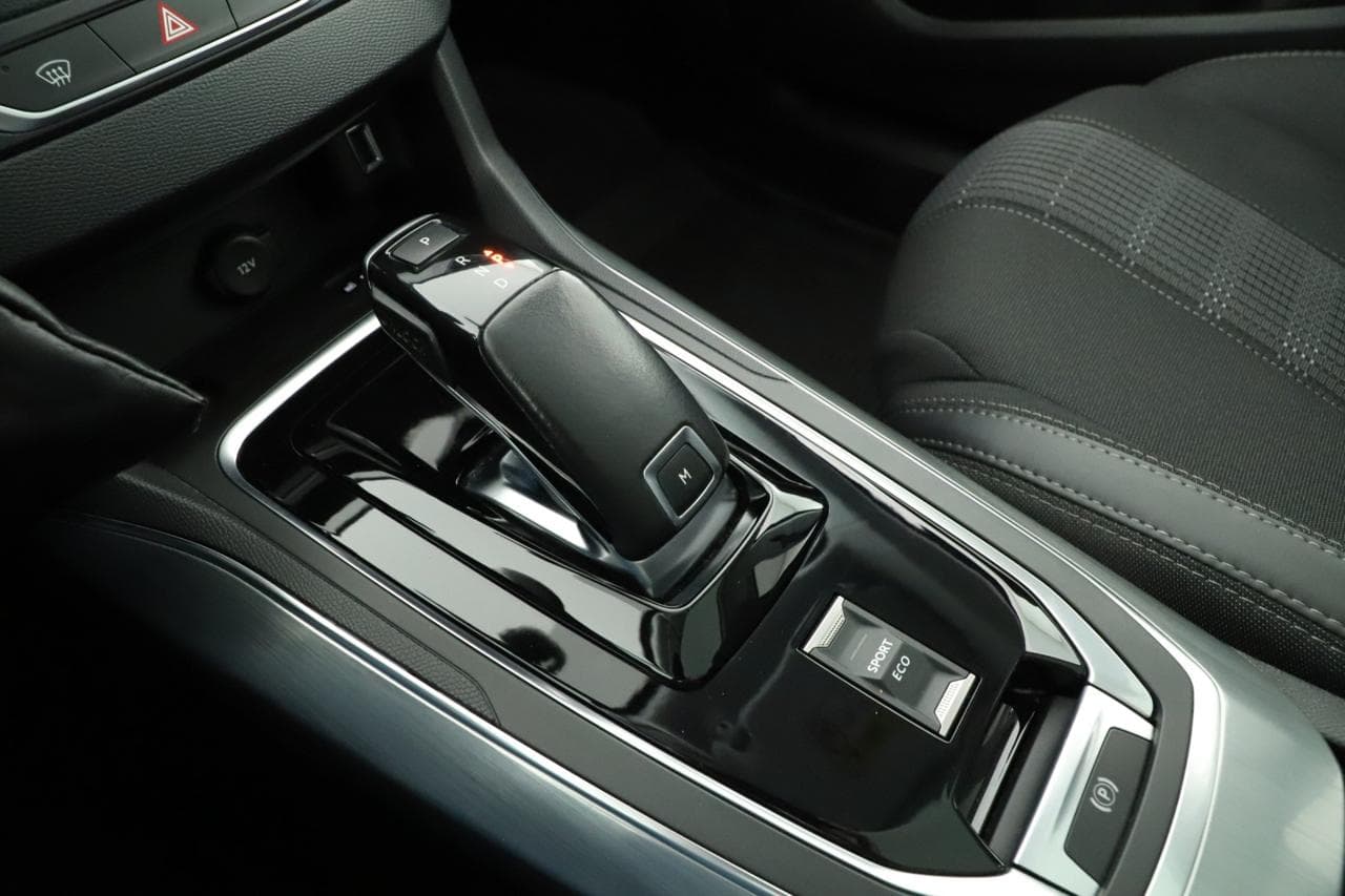 2019 Peugeot 308 - 18