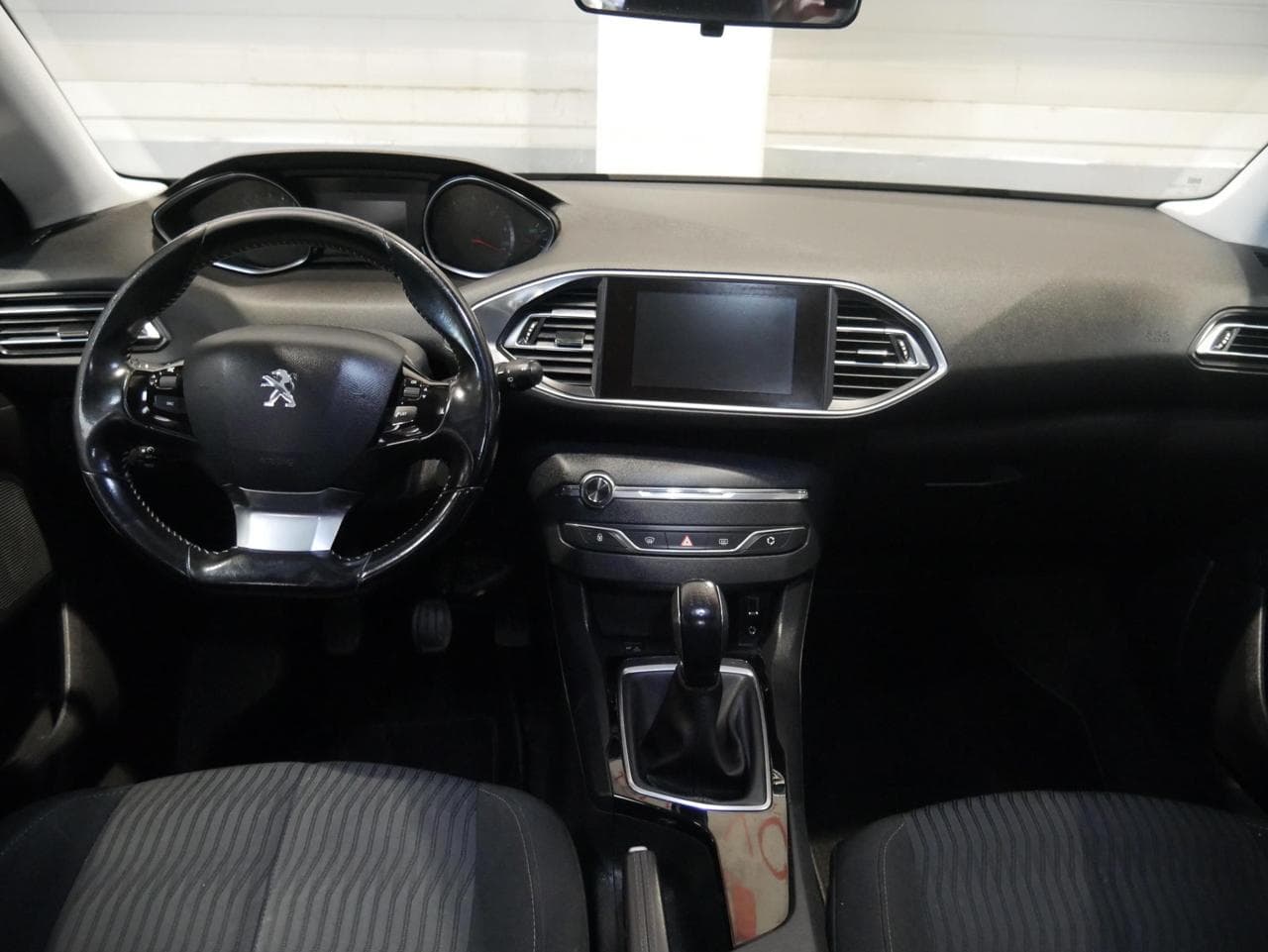 2016 Peugeot 308 - 8