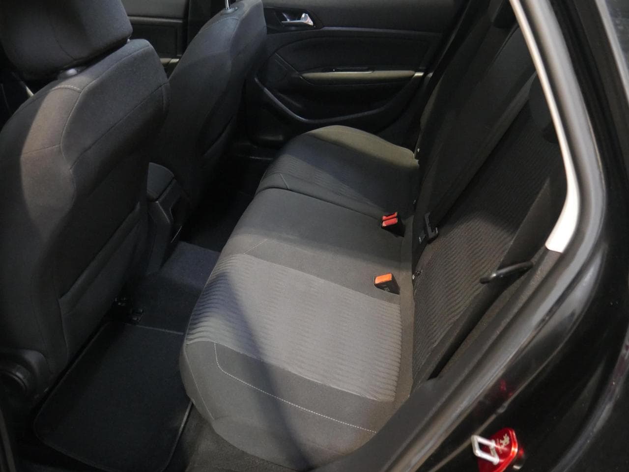 2016 Peugeot 308 - 10