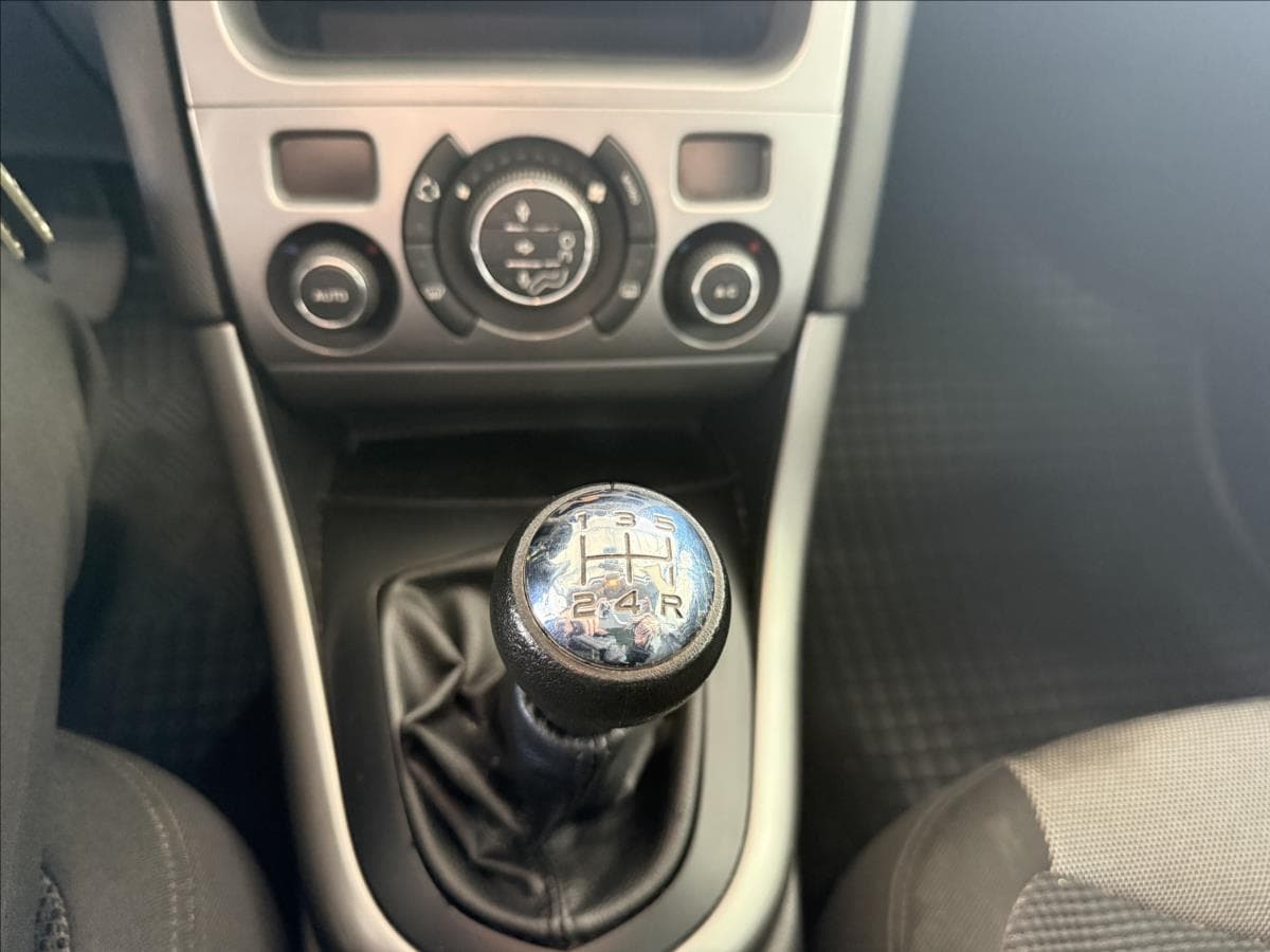 2012 Peugeot 308 - 17