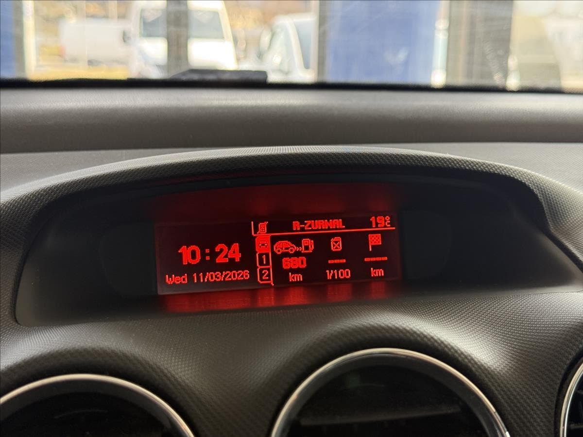 2012 Peugeot 308 - 14