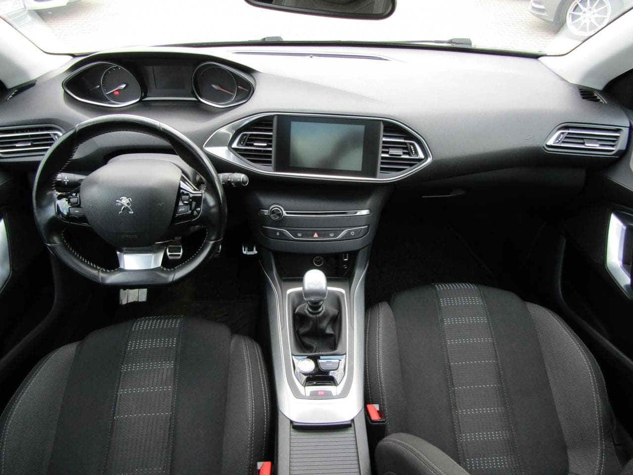 2016 Peugeot 308 - 8