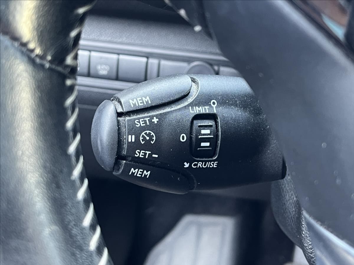 2016 Peugeot 308 - 15