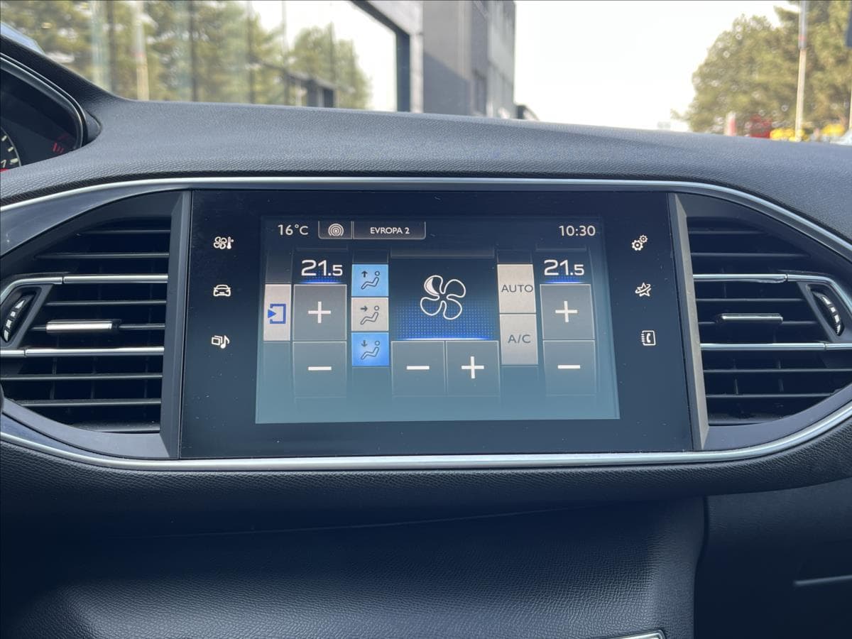 2016 Peugeot 308 - 14