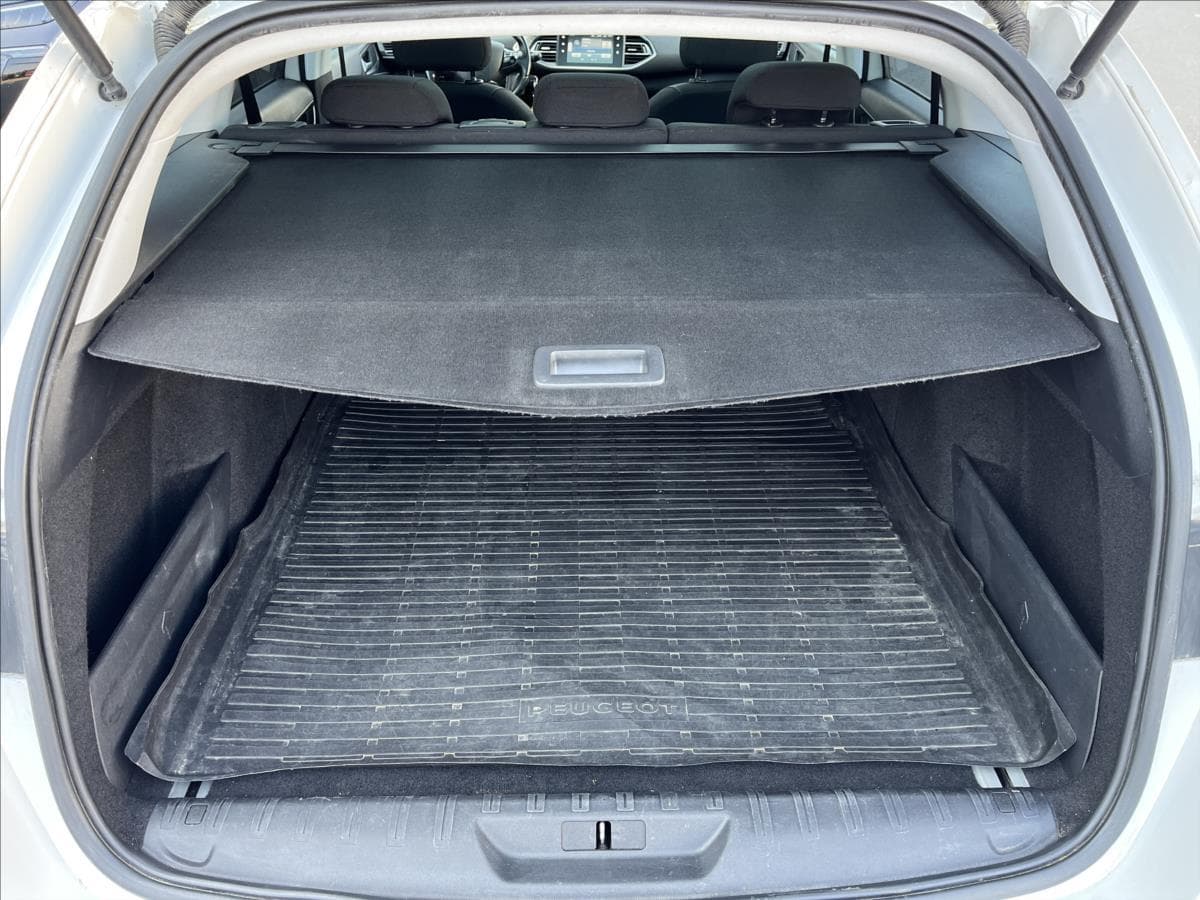 2016 Peugeot 308 - 19