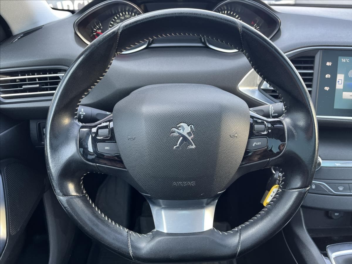 2016 Peugeot 308 - 12