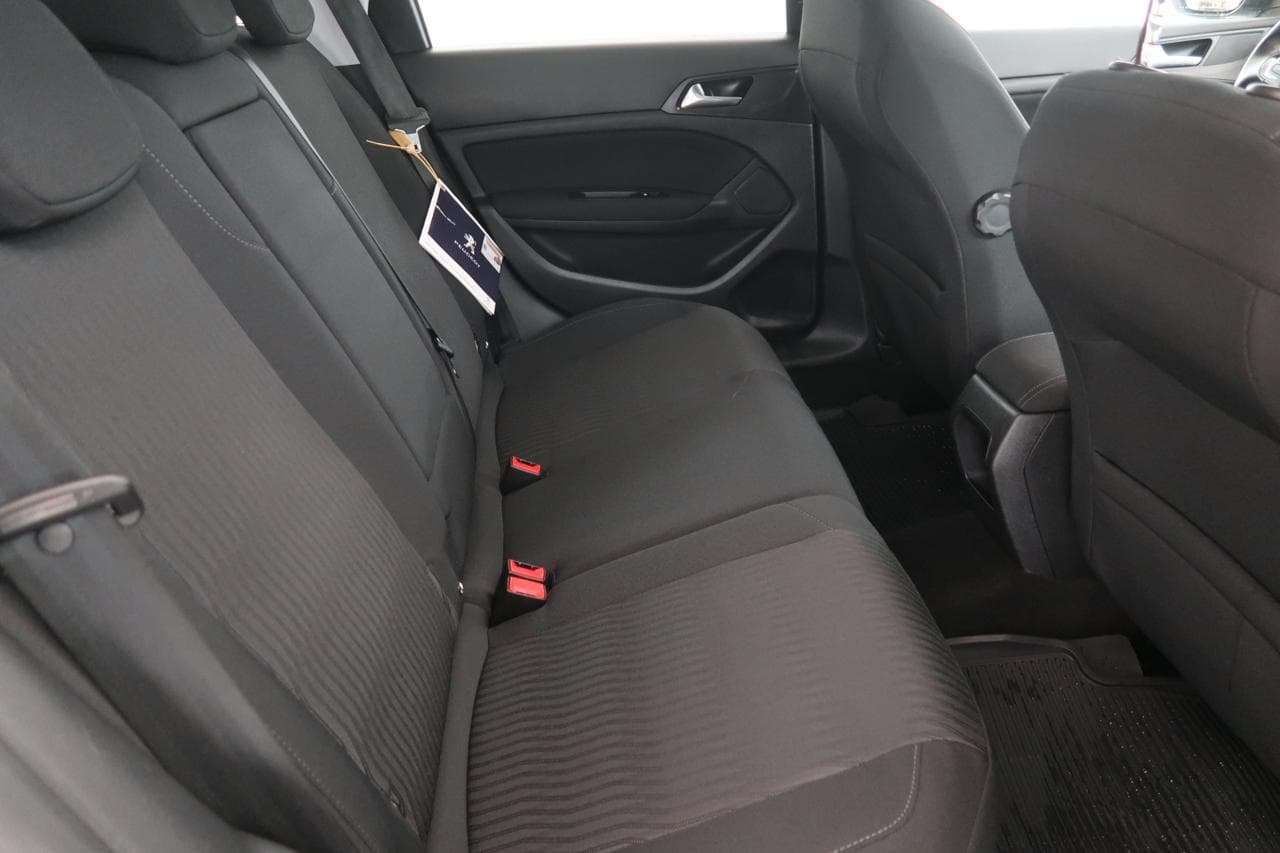 2016 Peugeot 308 - 13