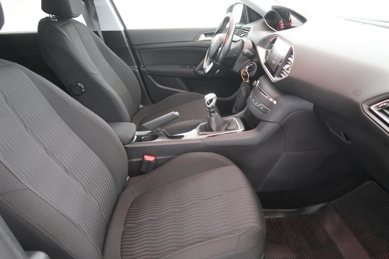 2016 Peugeot 308 - 12