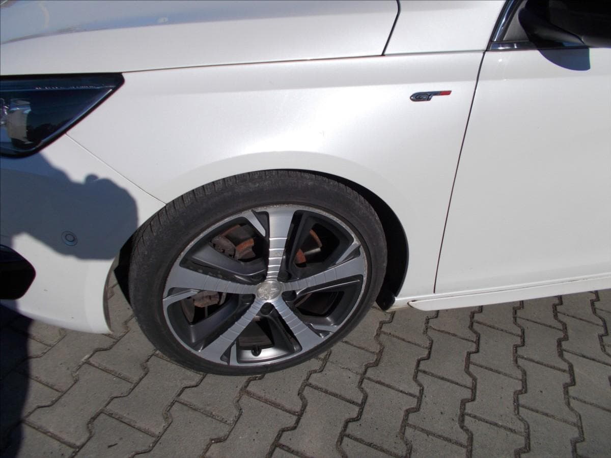 2015 Peugeot 308 - 7