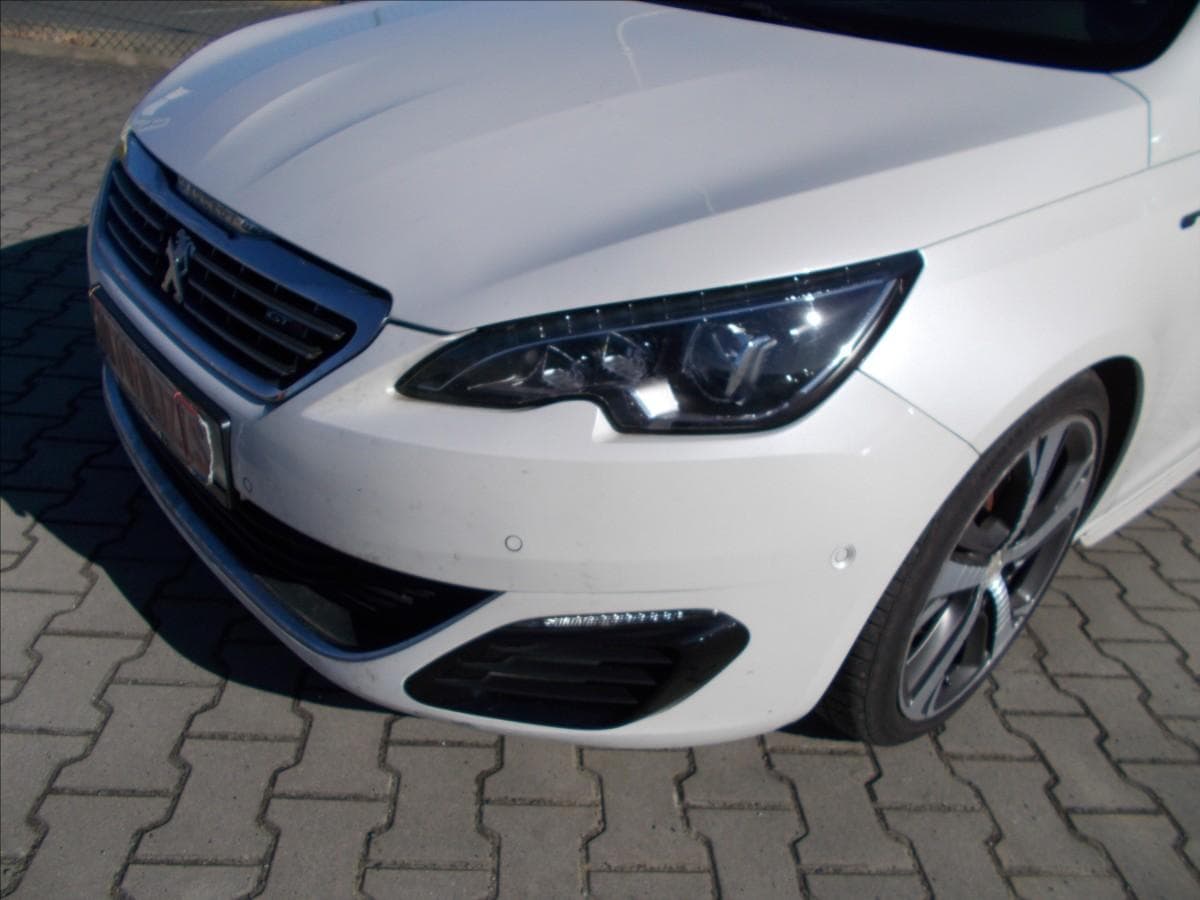 2015 Peugeot 308 - 8
