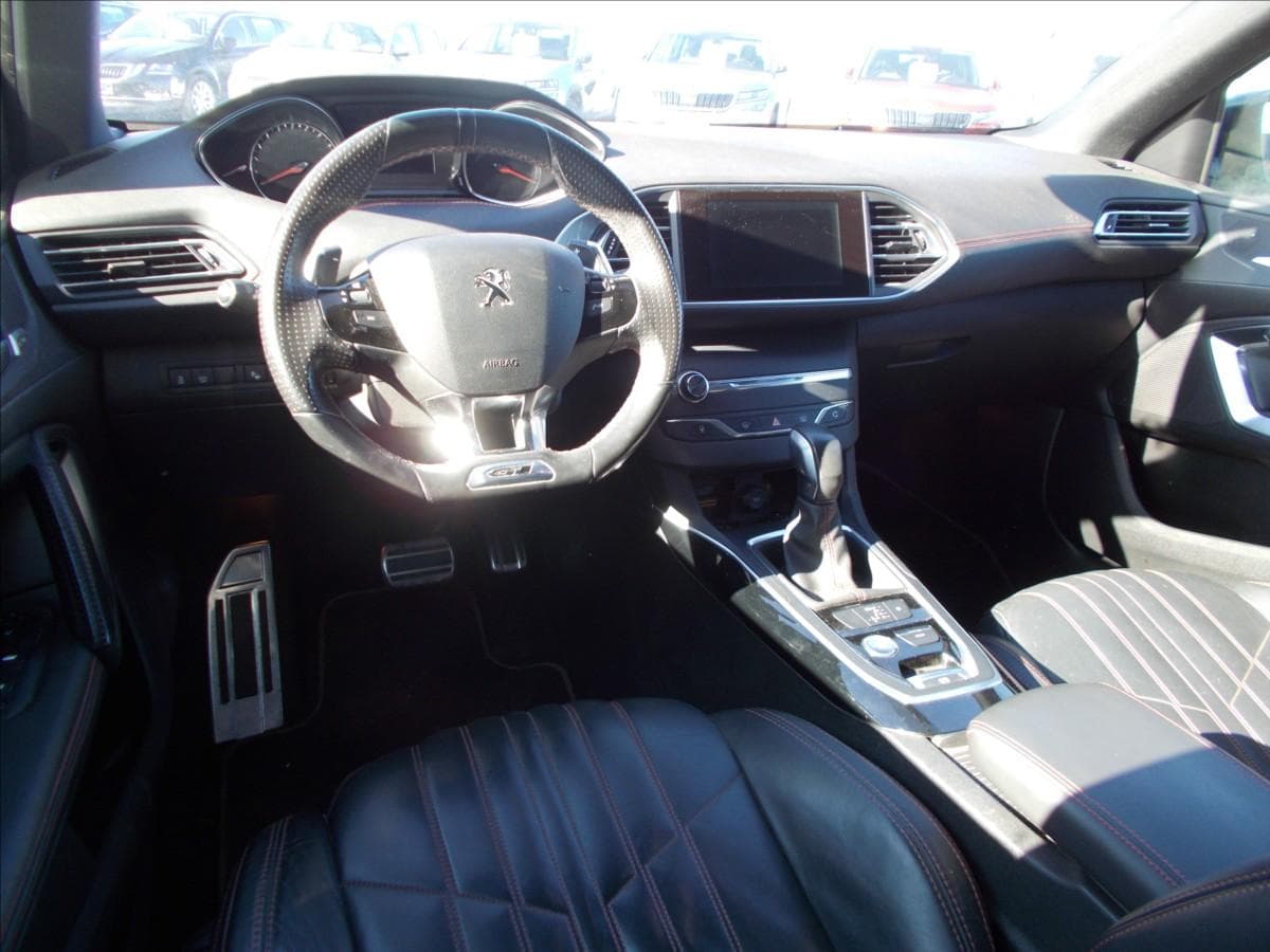2015 Peugeot 308 - 20