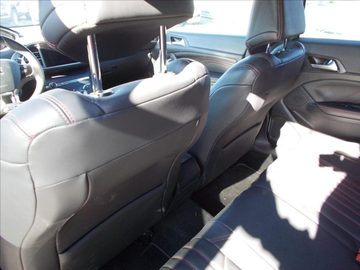 2015 Peugeot 308 - 19