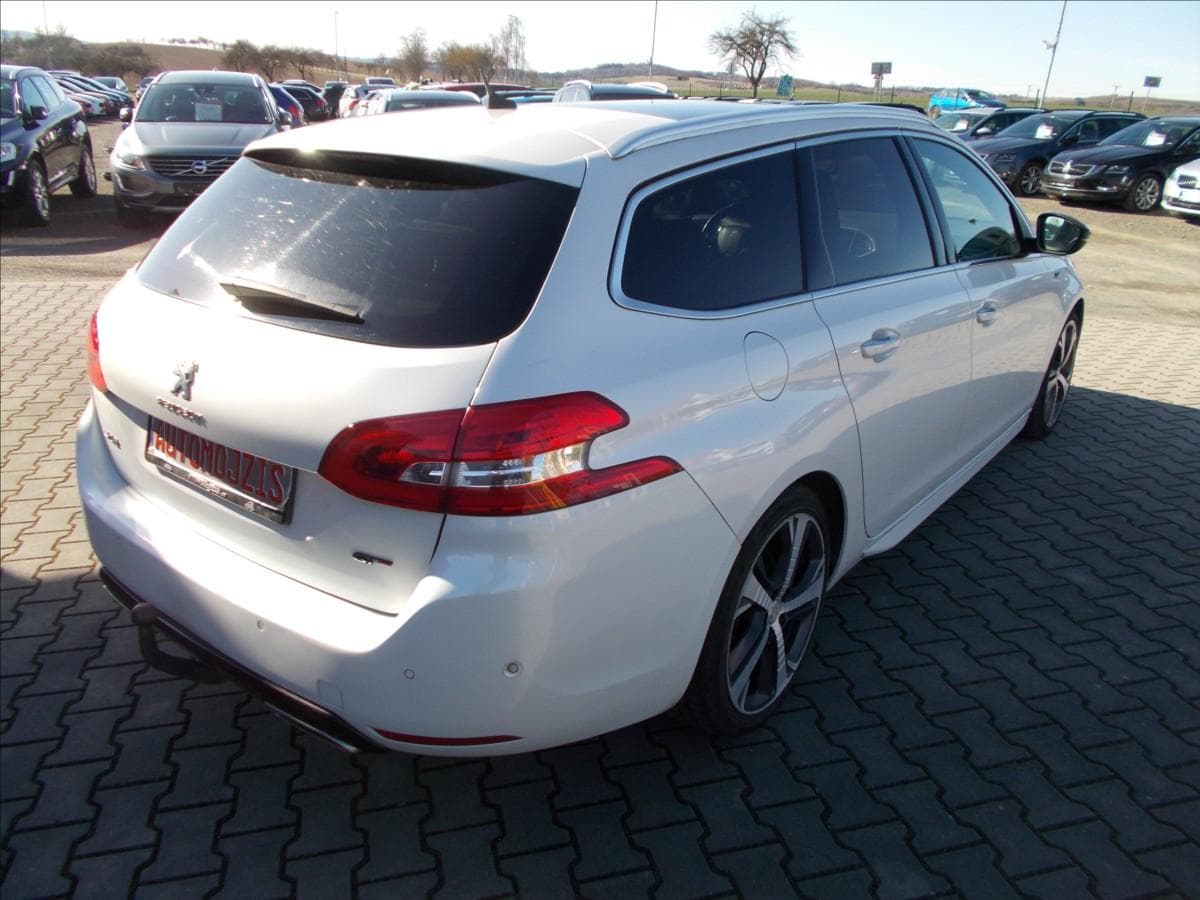 2015 Peugeot 308 - 13