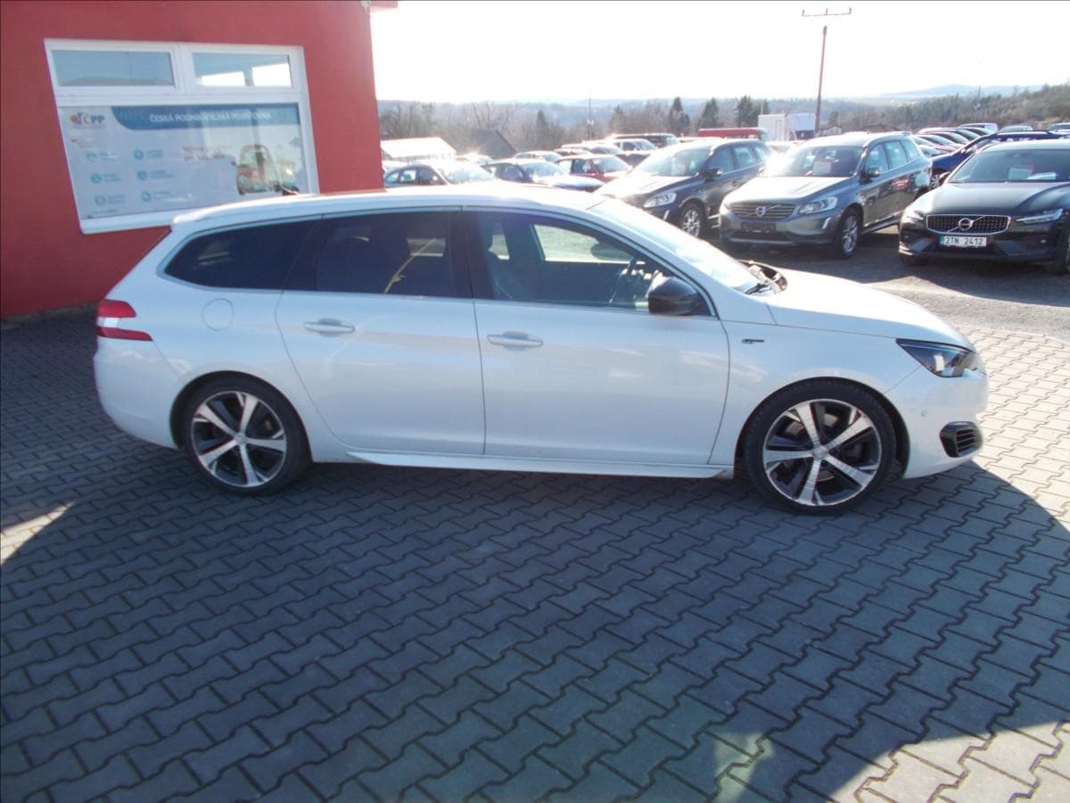 2015 Peugeot 308 - 10