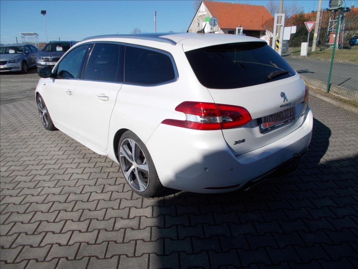 2015 Peugeot 308 - 14