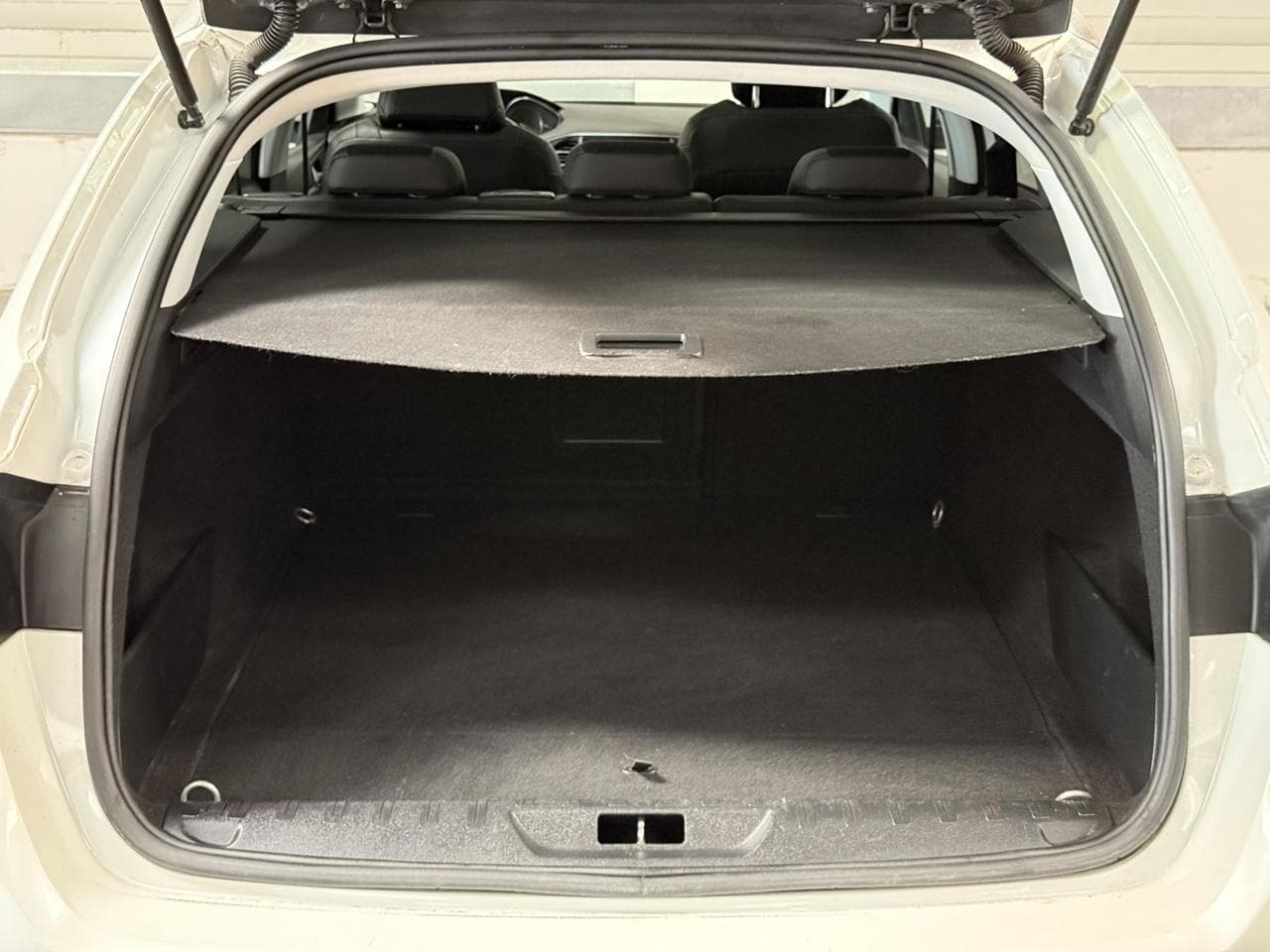 2017 Peugeot 308 - 7