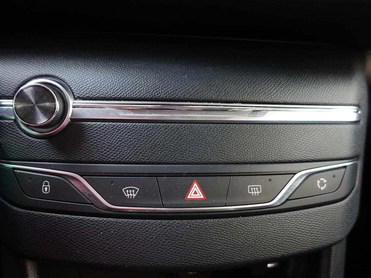 2018 Peugeot 308 - 19