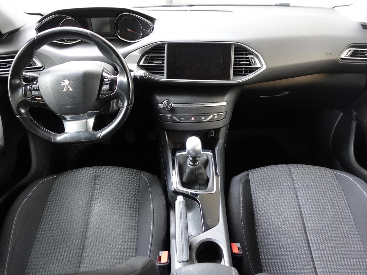 2018 Peugeot 308 - 8