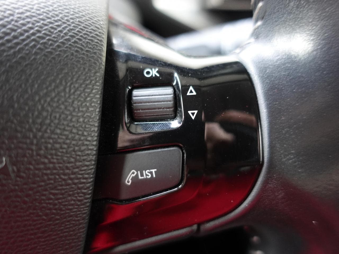 2018 Peugeot 308 - 16