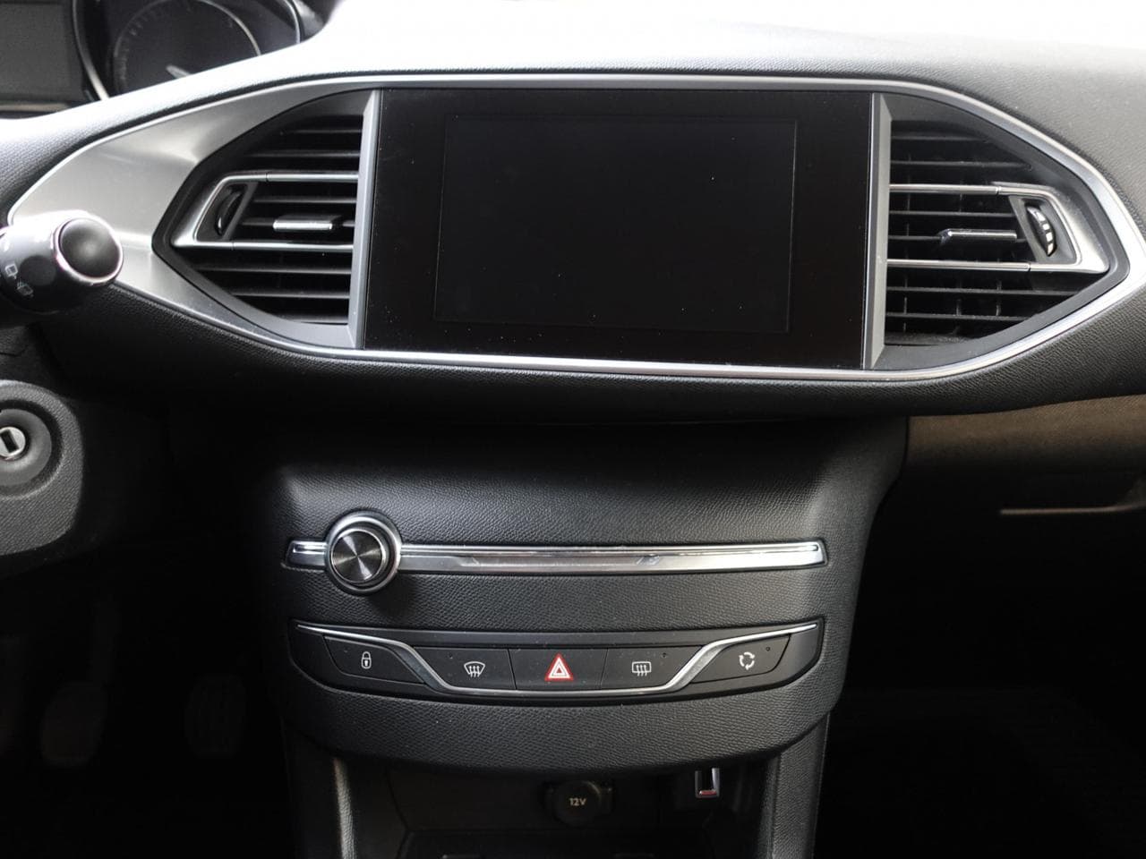 2018 Peugeot 308 - 13
