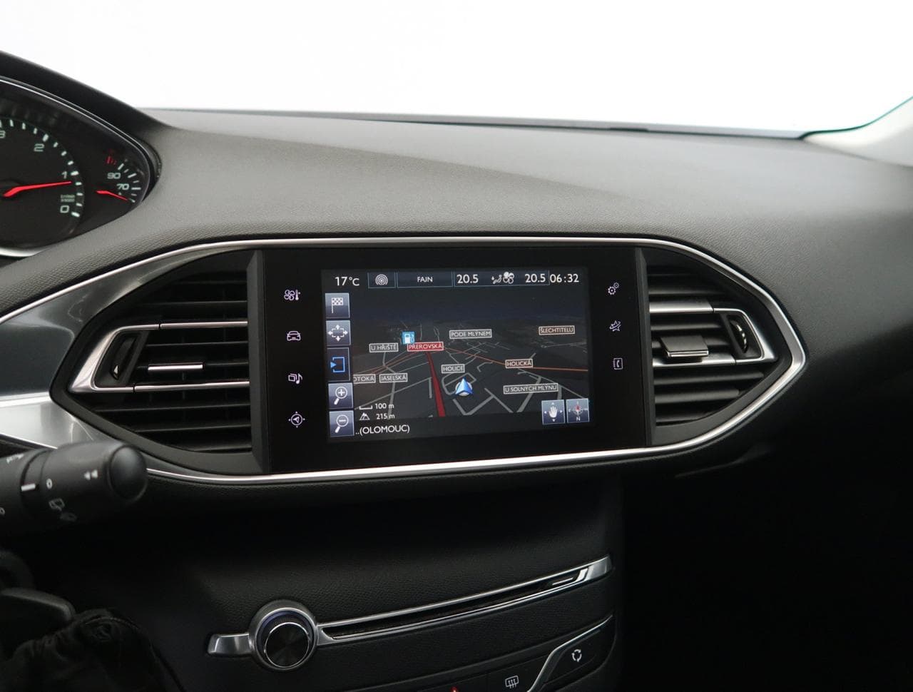 2016 Peugeot 308 - 19