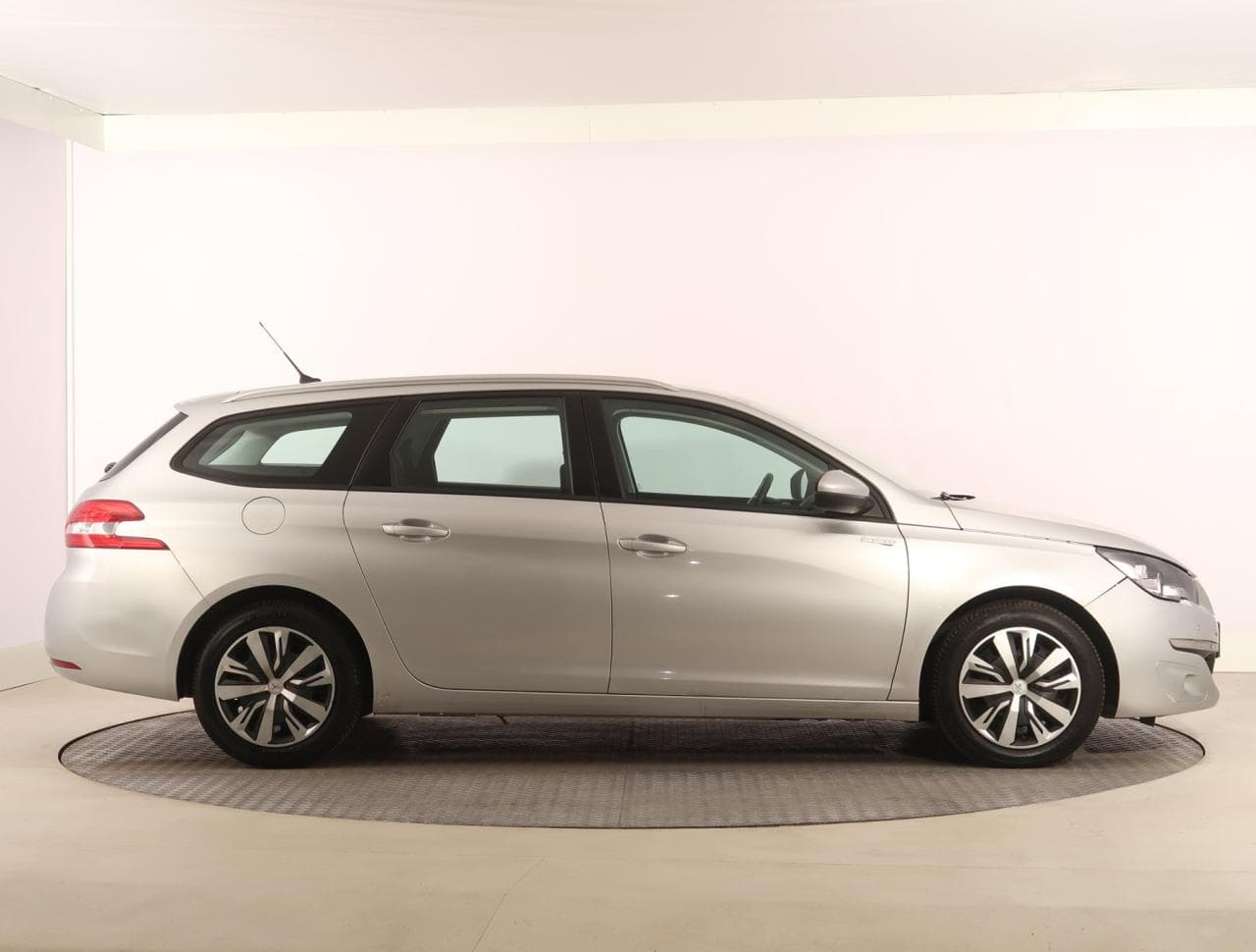 2016 Peugeot 308 - 8