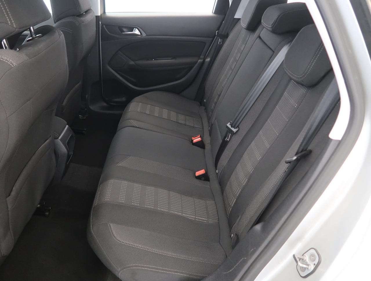 2016 Peugeot 308 - 15