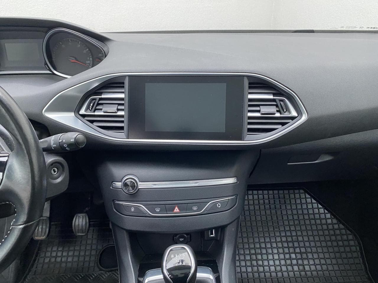 2020 Peugeot 308 - 12