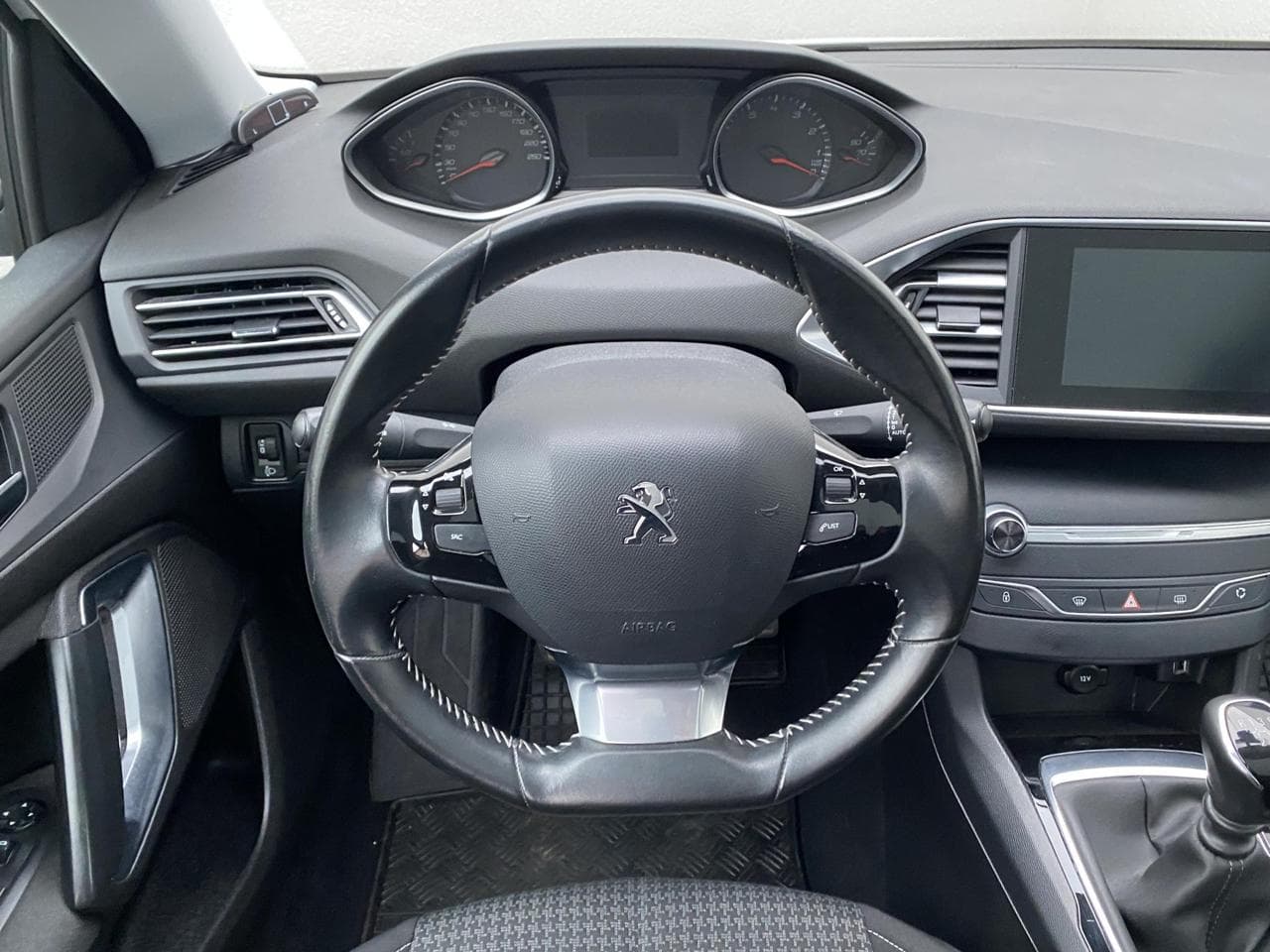 2020 Peugeot 308 - 11