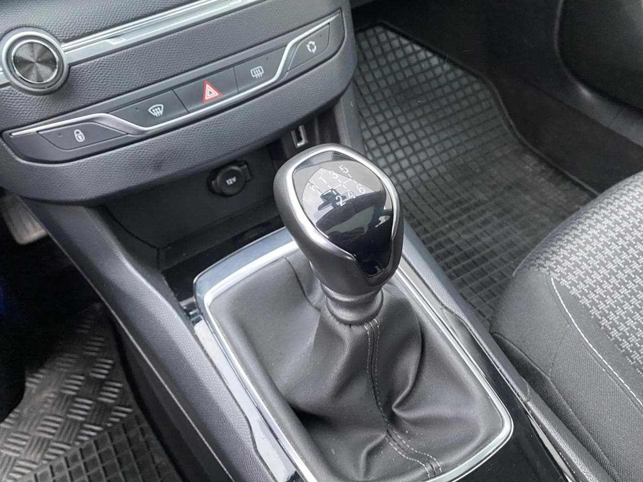 2020 Peugeot 308 - 15