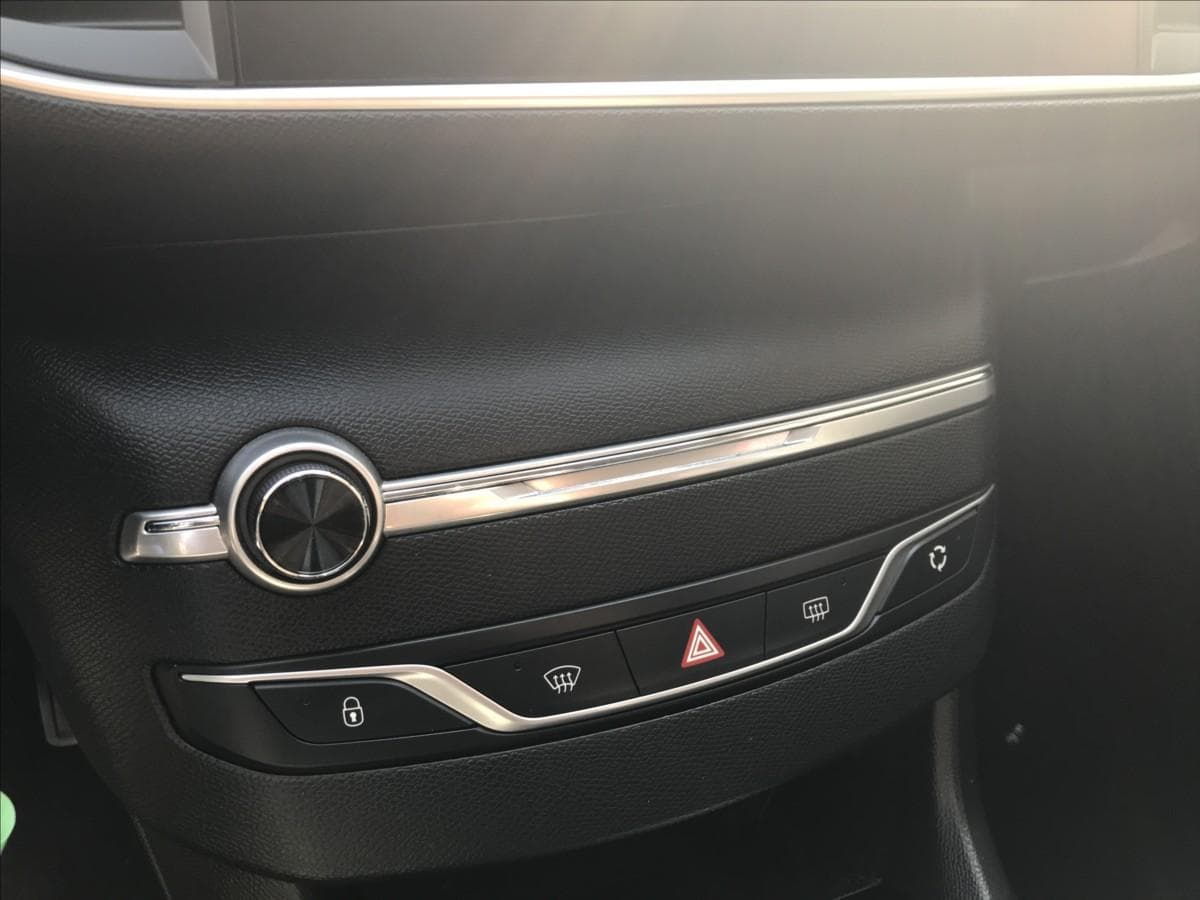 2019 Peugeot 308 - 14